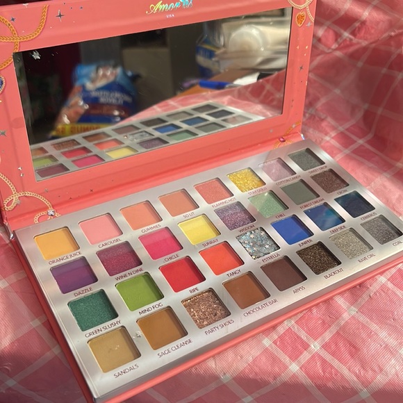 🎈SALE🎈🎀#28.MAKEUP BUNDLE🎀 - Picture 3 of 8